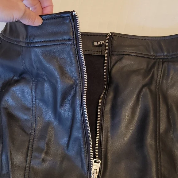 Express Faux Leather Skirt Size 0 - Picture 6 of 8